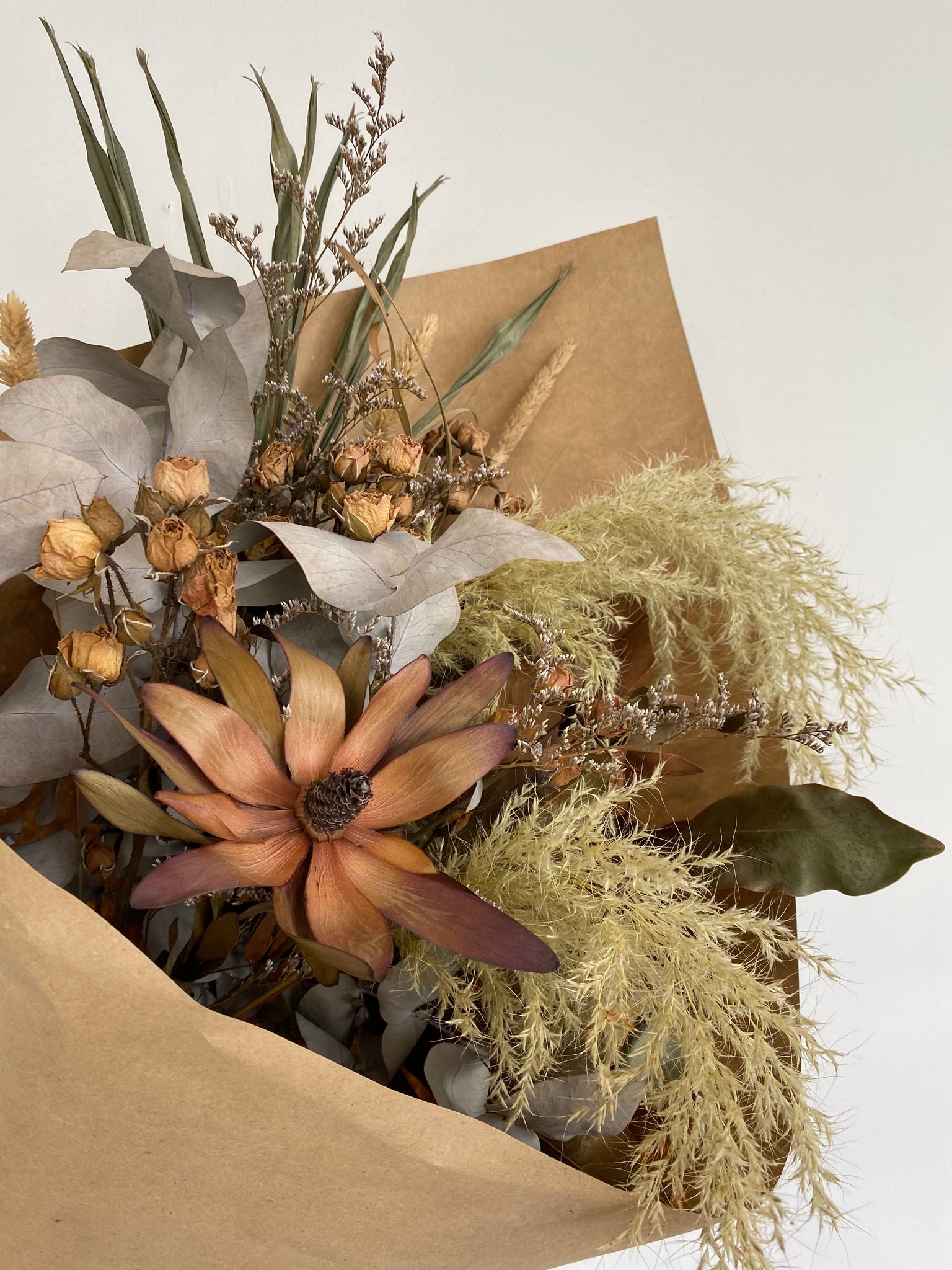 Dried Florals Natural – McKenzie's Flowers